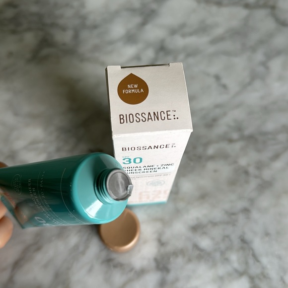 Biossance Squalane + Zinc Sheer Mineral Sunscreen - Picture 3 of 5
